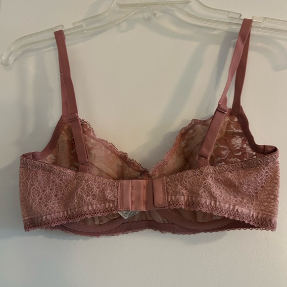 REVEAL LINGERIE • Rose Laced Bra • 34DD • - Picture 4 of 8